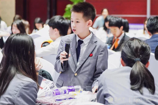 BPA活动现场交流配图，与正文中的学生成长故事无人物对应关系。